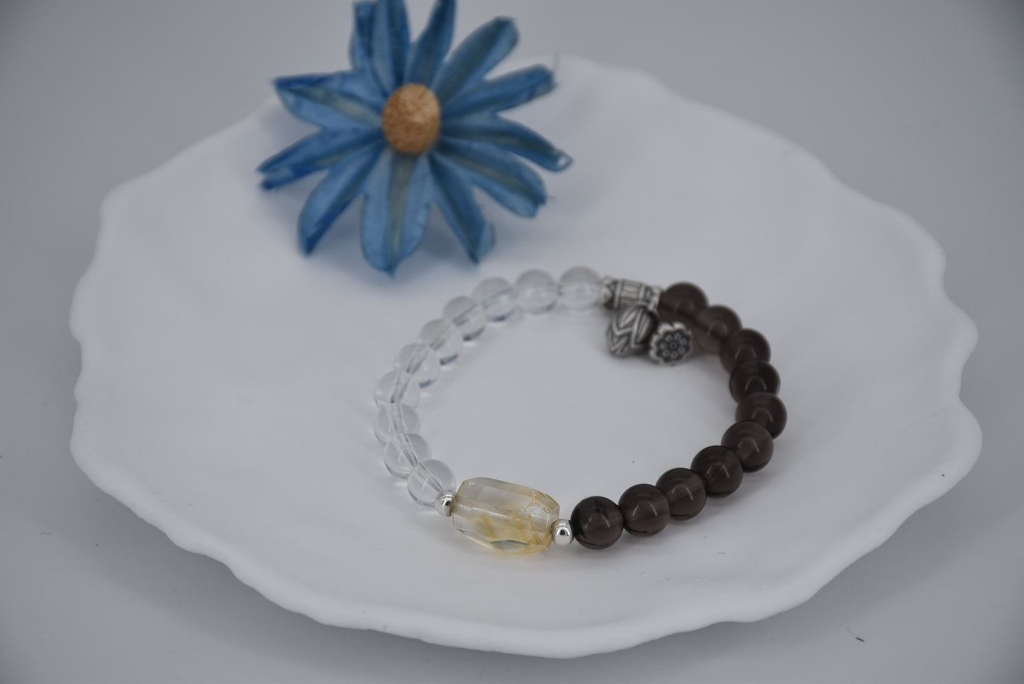 Crystal bracelets that attract wealth